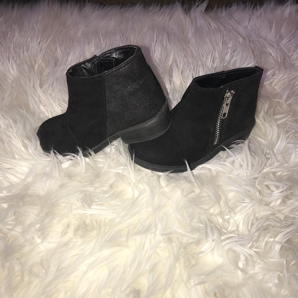 Cat & Jack Girl’s Boots